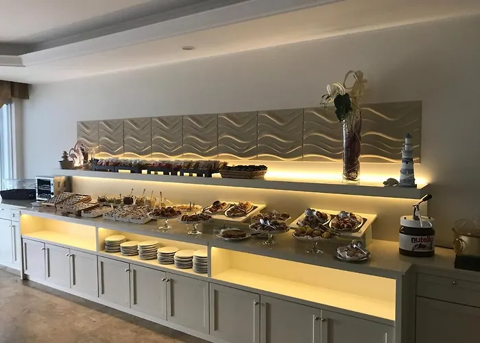 Hotel Benini فندق 4*