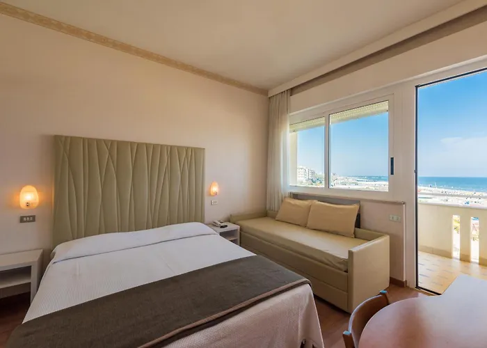 فندق Hotel Benini 4*