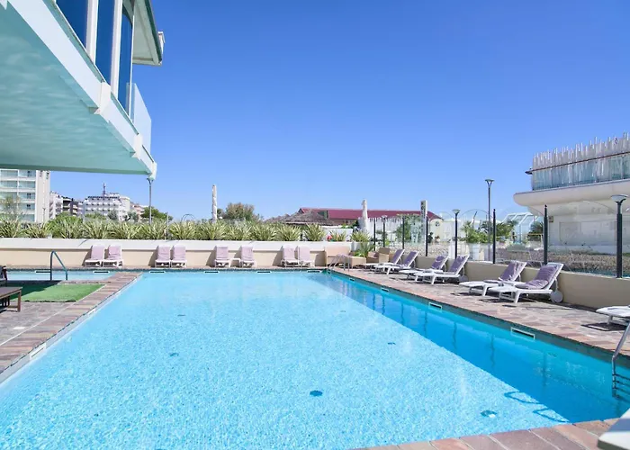 فندق Hotel Benini 4*