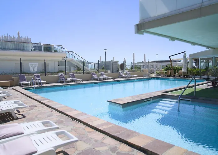 Hotel Benini فندق ميلانو ماريتيما