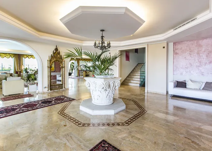 Hotel Benini فندق