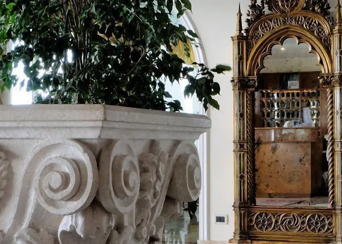 Hotel Benini فندق 4*