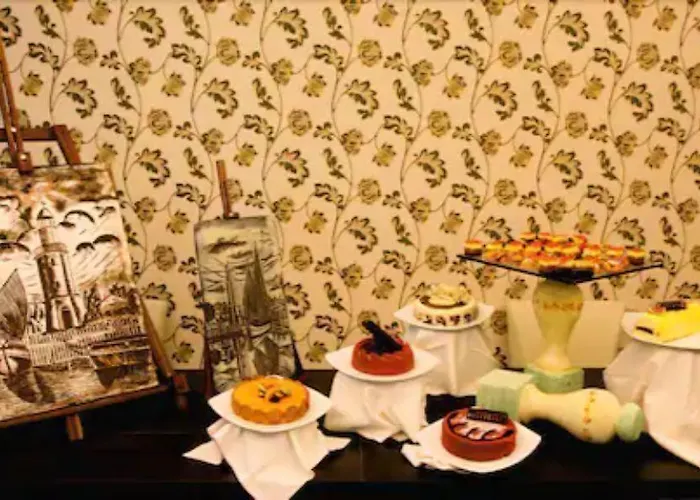 Hotel Benini فندق 4*