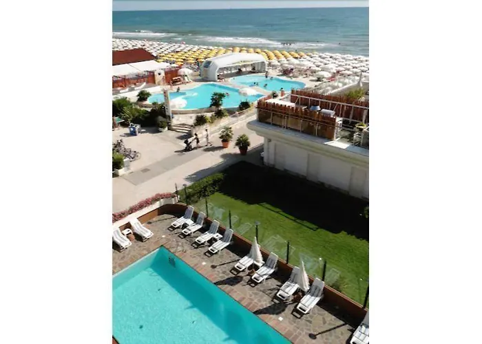 Hotel Benini فندق