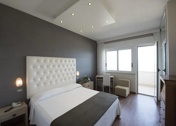 فندق Hotel Benini 4*