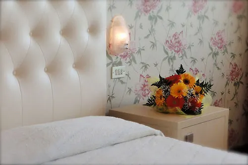 فندق Hotel Benini ميلانو ماريتيما