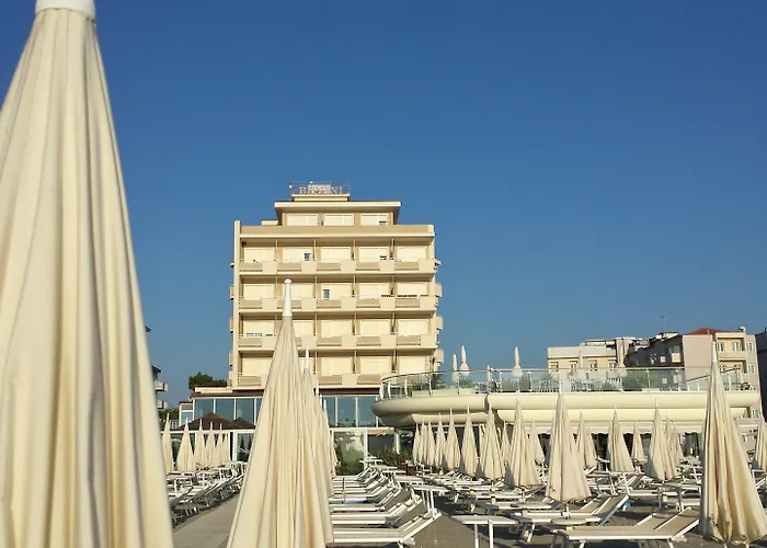 Hotel Benini فندق 4*