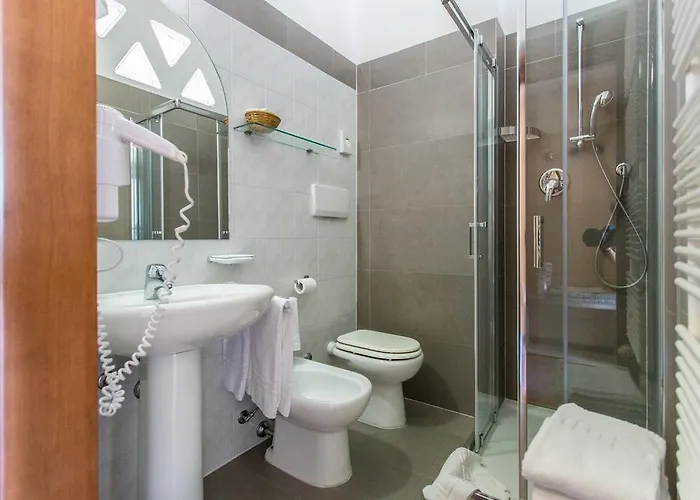 Hotel Benini فندق ميلانو ماريتيما